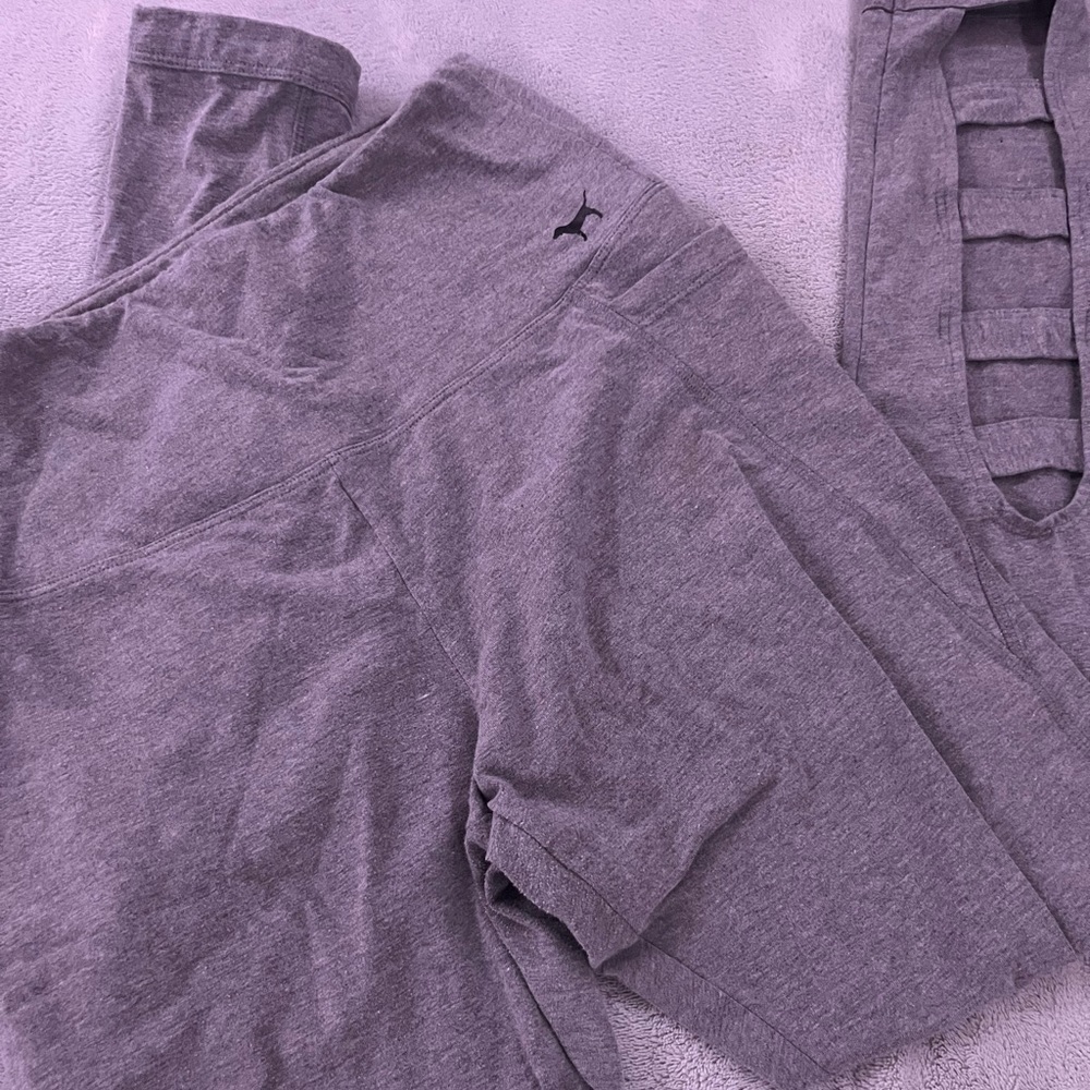Gray pink leggings with side pockets
